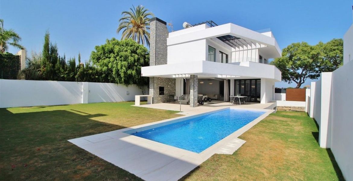 Villa for Sale Marbella close to the sea