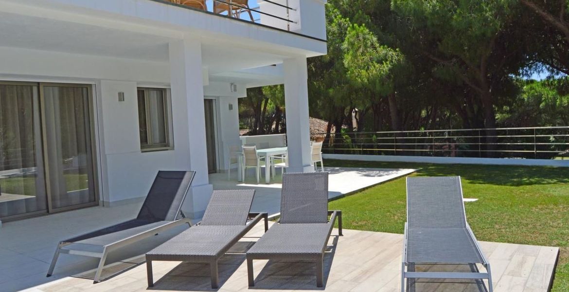 Villa with heated pool in Las Chapas Marbella