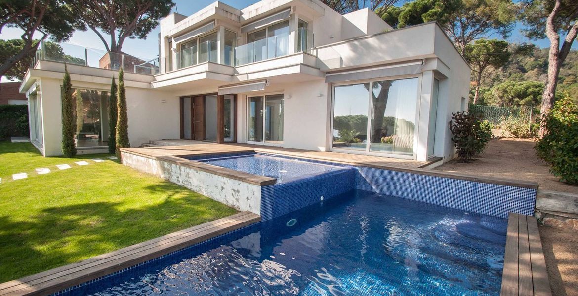 Villa for rent in costa brava