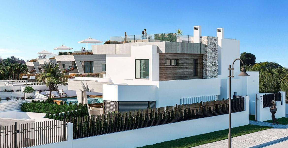 Detached and independent luxury villas in Puerto Banus