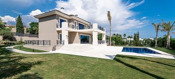 Villa Padierna Golf Villa for sale in Los Flamingos