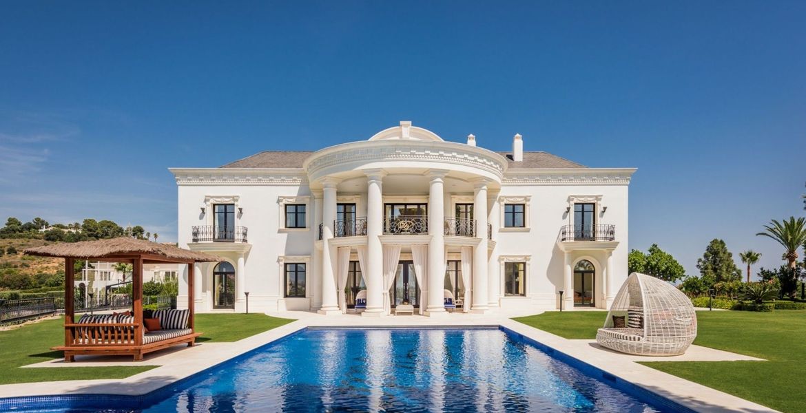 Palace for Sale in Hacienda las Chapas Marbella