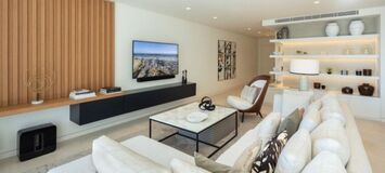 Beautifully renovated penthouse for sale in Puente Romano