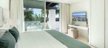 Beautifully renovated penthouse for sale in Puente Romano