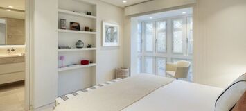 Beautifully renovated penthouse for sale in Puente Romano