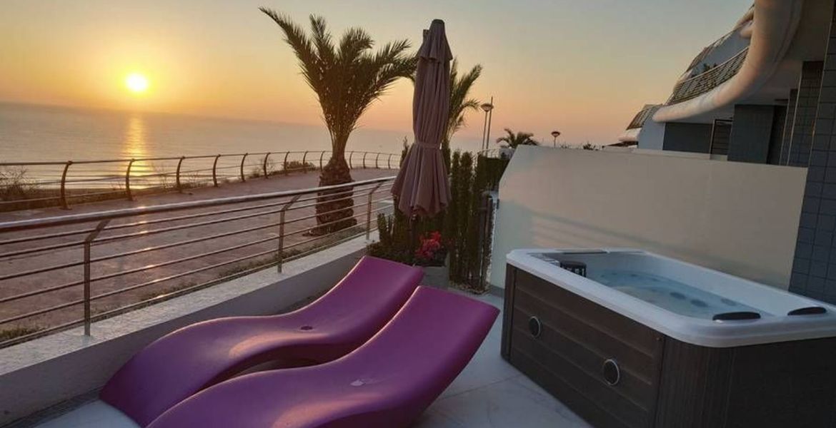 Sea View Apartment with jacuzzi