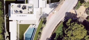 Villa for sale in Cascada de Camojan Marbella