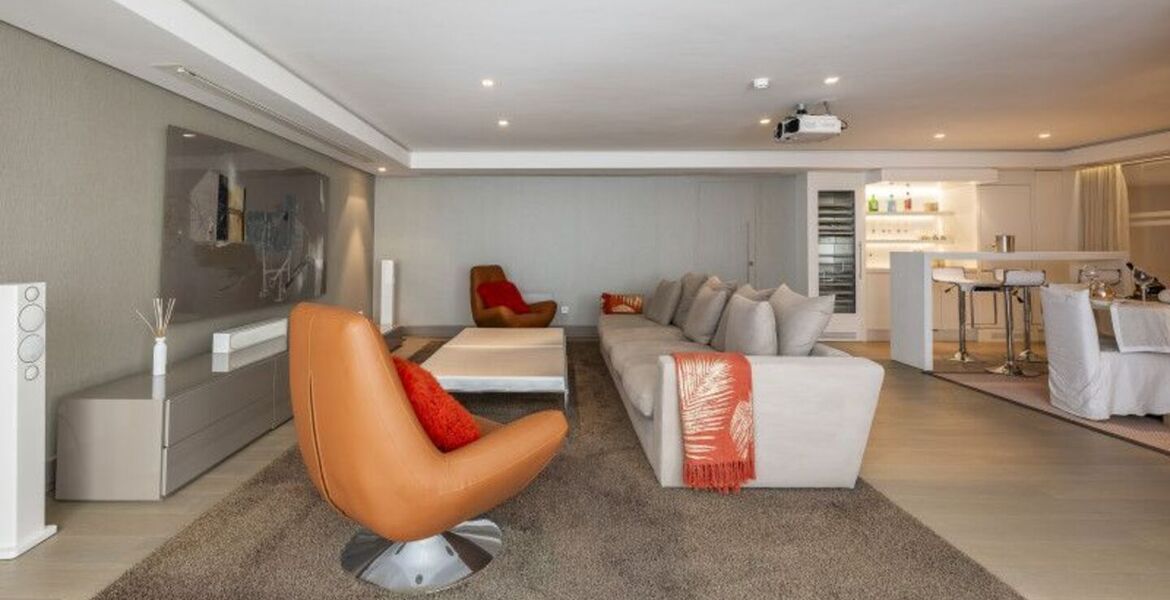 Современная вилла в Пуэнте Романо с технологией Smart Home
