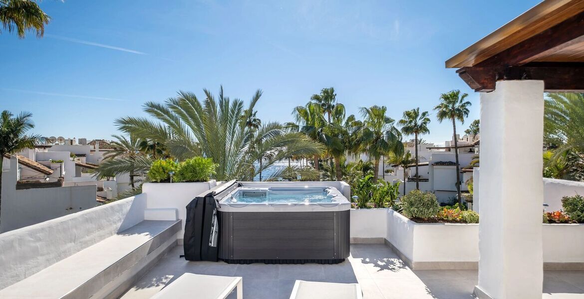Ático dúplex de lujo frente al mar en venta