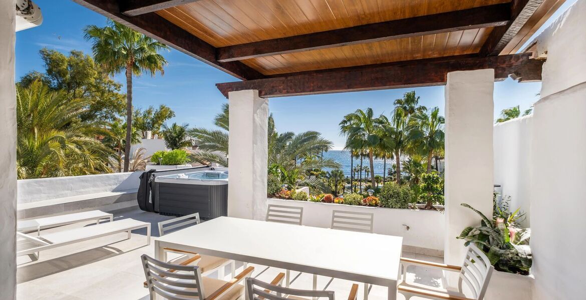 Ático dúplex de lujo frente al mar en venta
