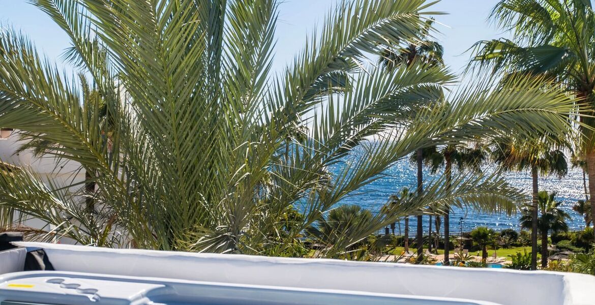 Ático dúplex de lujo frente al mar en venta
