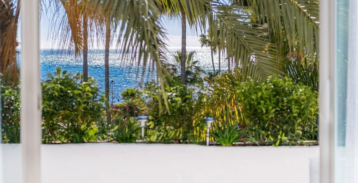 Ático dúplex de lujo frente al mar en venta