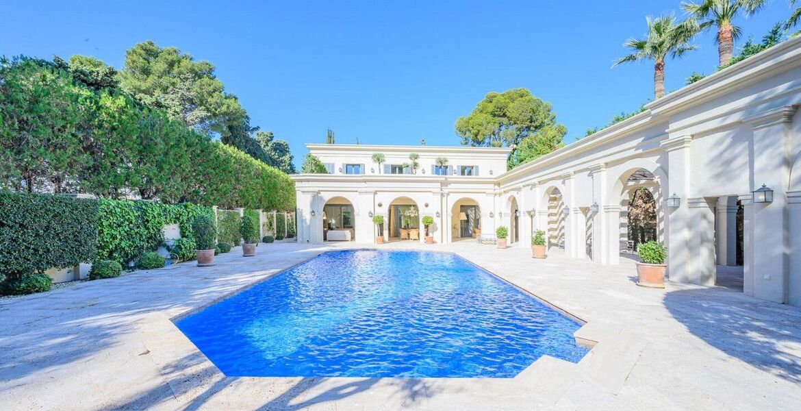 Villa for sale In Puente Romano