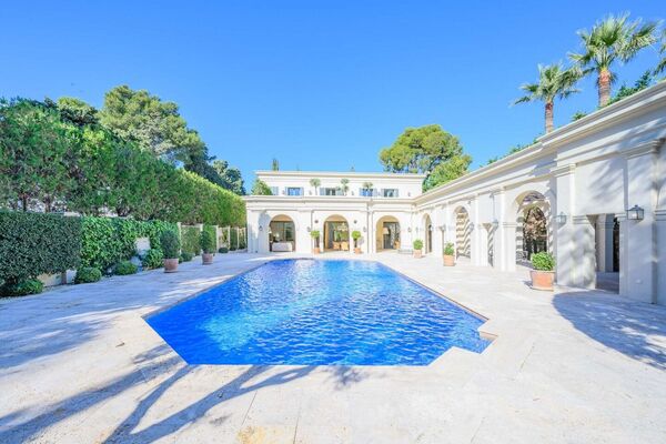 Villa for sale In Puente Romano