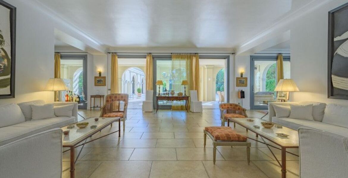 Villa for sale In Puente Romano
