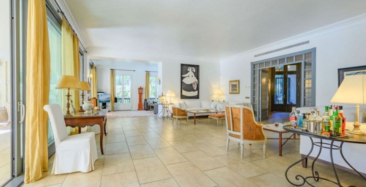 Villa for sale In Puente Romano