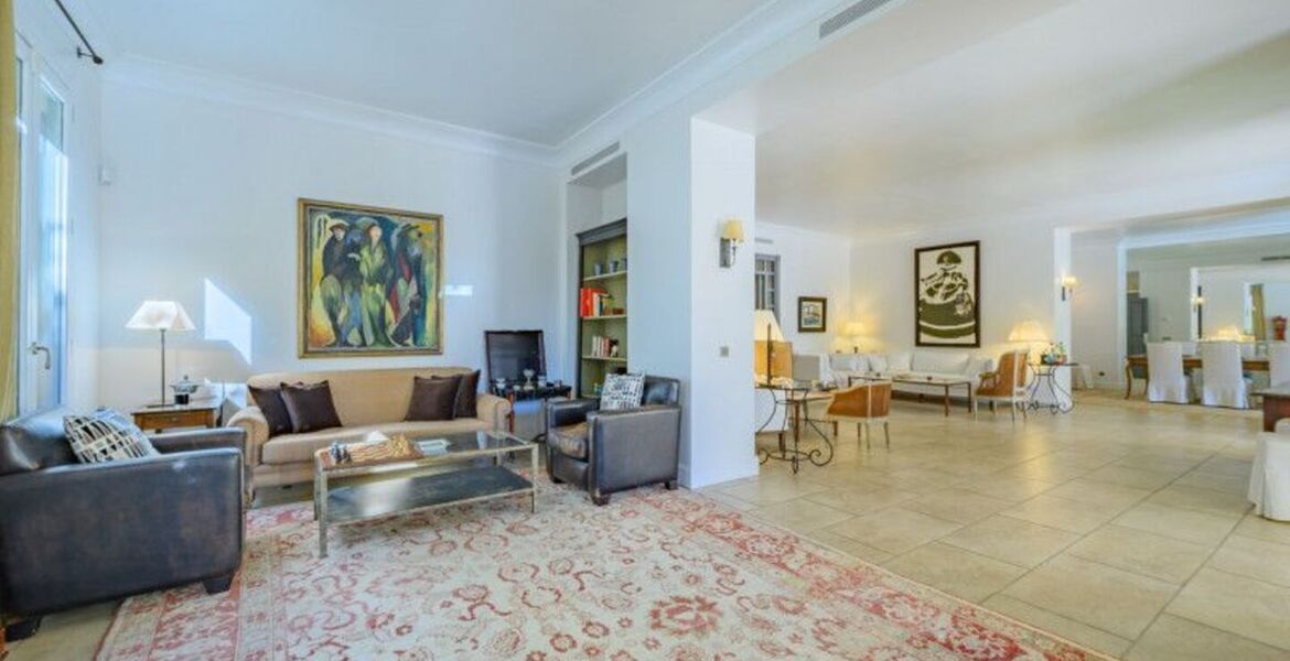 Villa for sale In Puente Romano