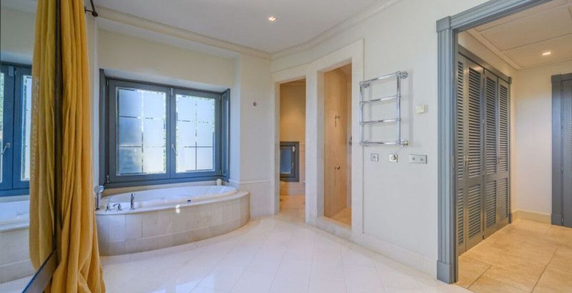 Villa for sale In Puente Romano