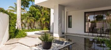 Villa for sale in Puente Romano